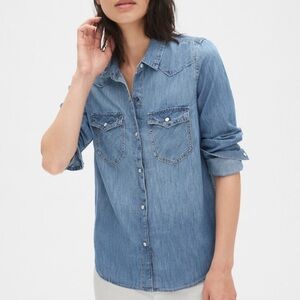 Gap jean button down size Small